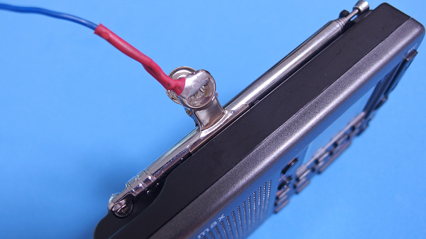 SRW-810と目玉クリップ