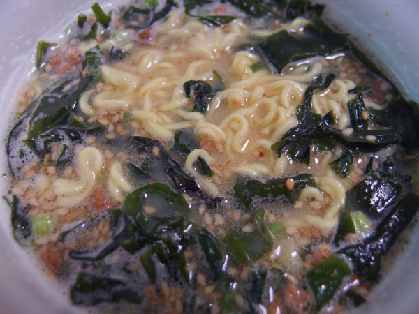 ワカメ_ごつ盛り(コク豚骨ラーメン)